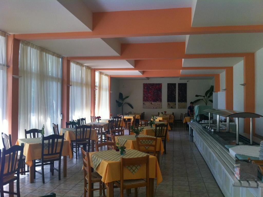 Ξενοδοχείο Ipsos Beach Hotel 3*