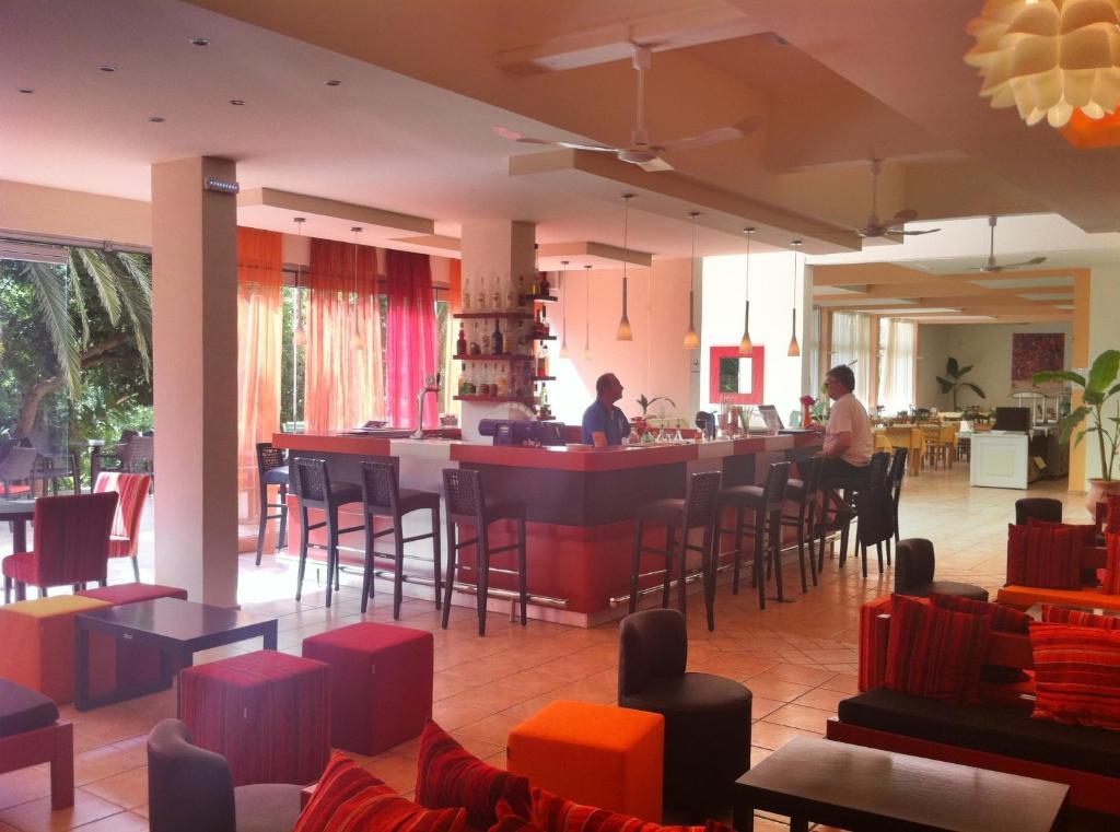 Ipsos Beach Hotel 3*