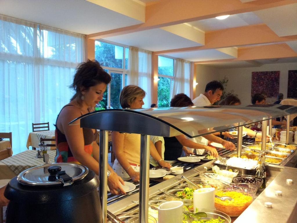 Ipsos Beach Hotel Ξενοδοχείο 3*