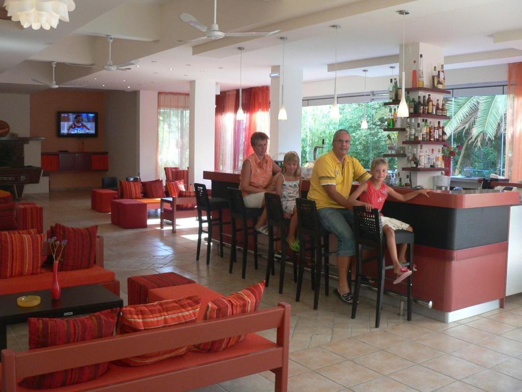 Ξενοδοχείο Ipsos Beach Hotel 3*