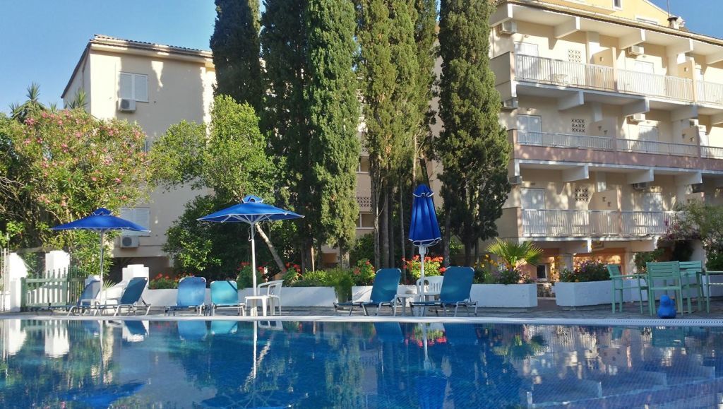 Ξενοδοχείο Ipsos Beach Hotel 3*